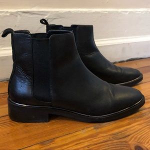 Excellent condition Zara boots worn once